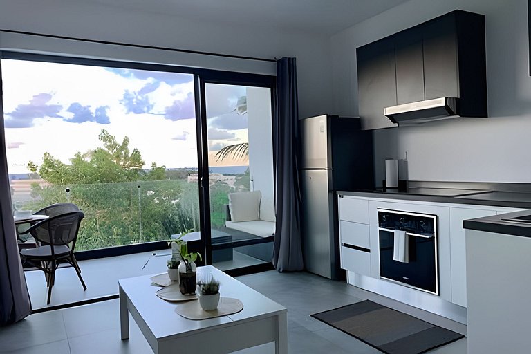 Modern Ocean-View Studio Near Encuentro Beach