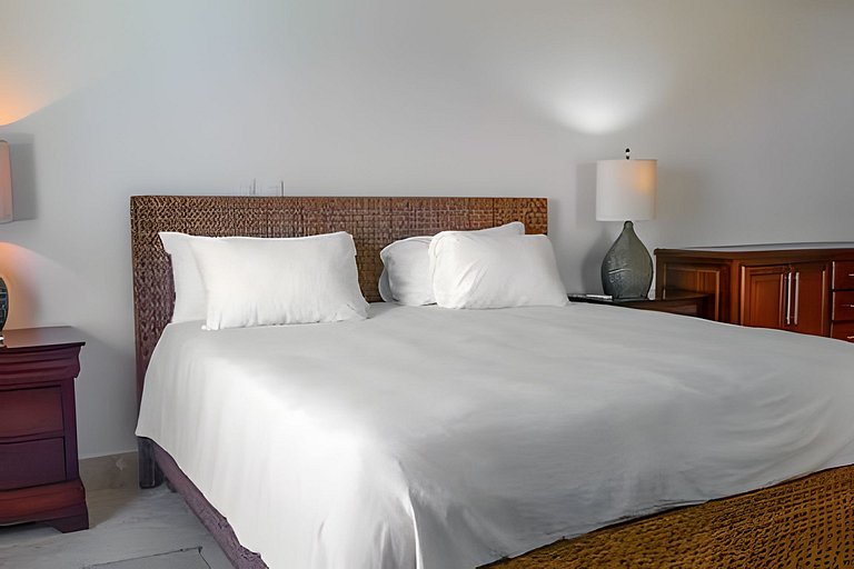 Spacious Beachfront Retreat, steps to Cabarete Fun