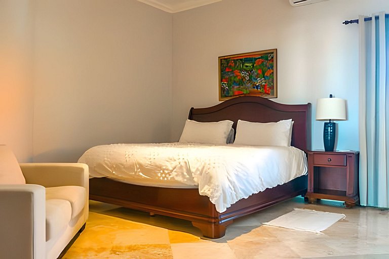 Spacious Beachfront Retreat, steps to Cabarete Fun