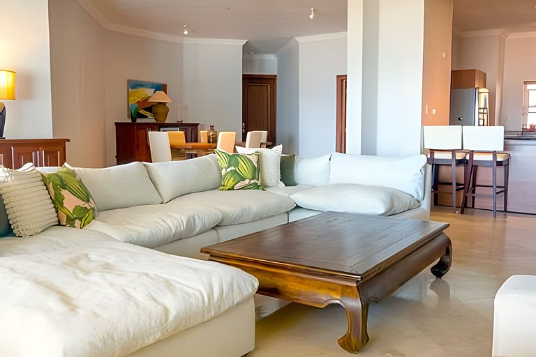 Spacious Beachfront Retreat, steps to Cabarete Fun