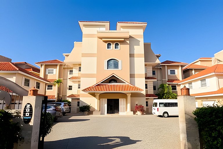 Spacious Beachfront Retreat, steps to Cabarete Fun