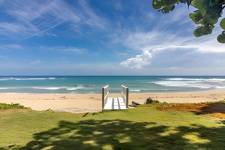 Beachfront Oasis: 4BR Villa at Playa Encuentro