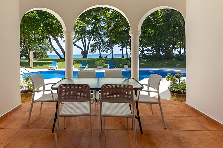 Beachfront Oasis: 4BR Villa at Playa Encuentro