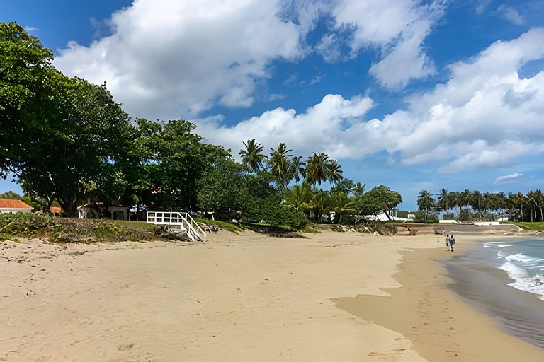 Beachfront Oasis: 4BR Villa at Playa Encuentro
