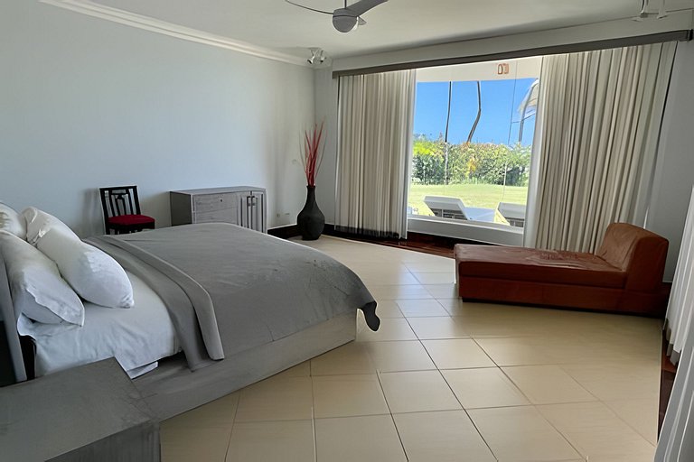 Beachfront Oasis at Ocean One: Ideal for Families