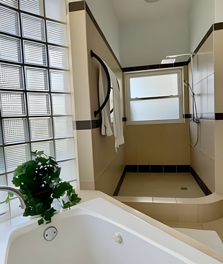 Beachfront Oasis at Ocean One: Ideal for Families
