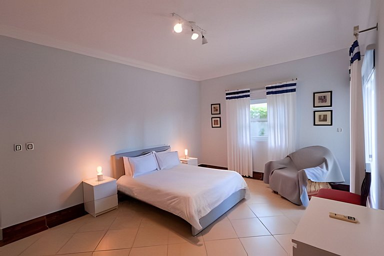 Beachfront Oasis at Ocean One: Ideal for Families