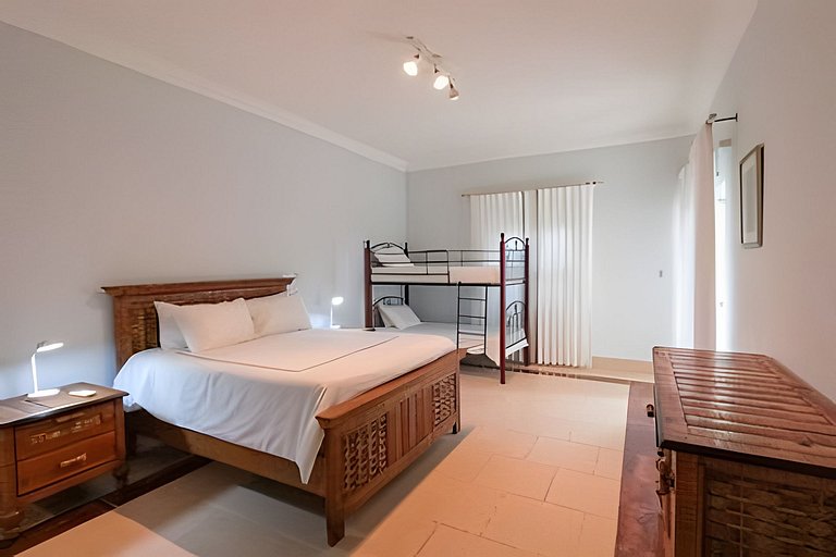 Beachfront Oasis at Ocean One: Ideal for Families