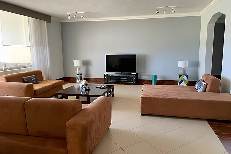 Beachfront Oasis at Ocean One: Ideal for Families