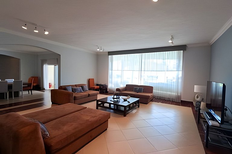 Beachfront Oasis at Ocean One: Ideal for Families