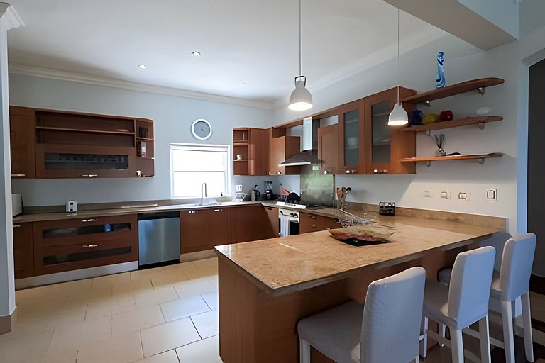 Beachfront Oasis at Ocean One: Ideal for Families