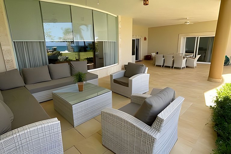 Beachfront Oasis at Ocean One: Ideal for Families