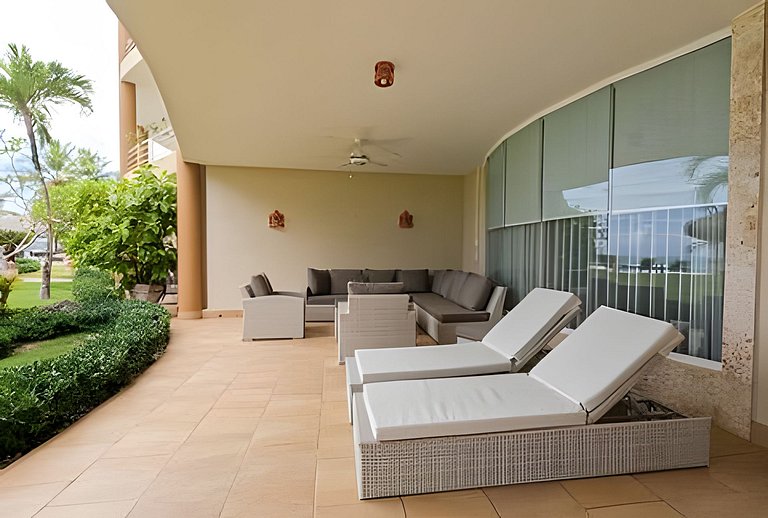 Beachfront Oasis at Ocean One: Ideal for Families