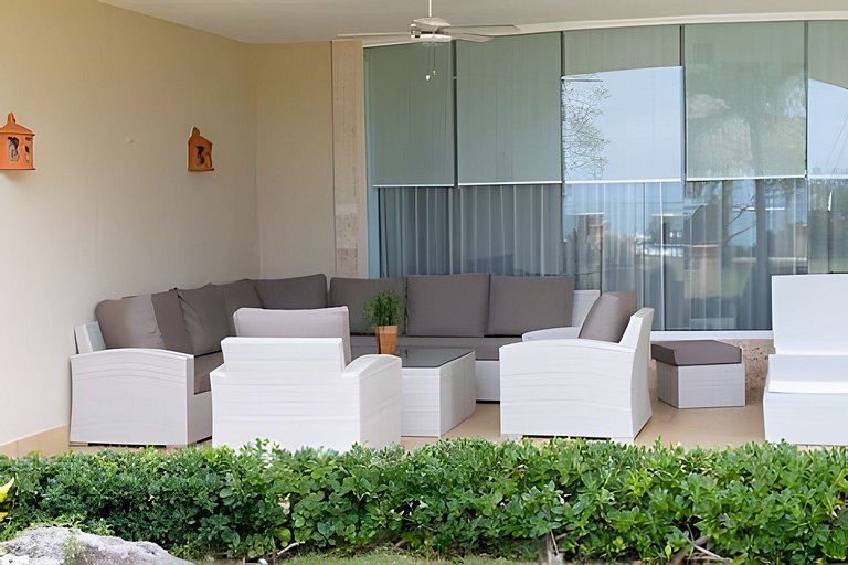 Beachfront Oasis at Ocean One: Ideal for Families