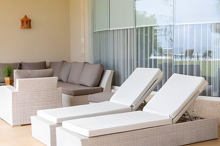 Beachfront Oasis at Ocean One: Ideal for Families