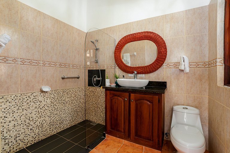 Beachfront Oasis: 4BR Villa at Playa Encuentro